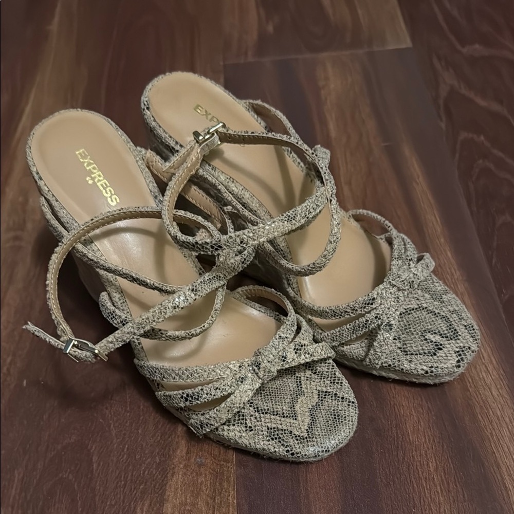 Express Women's Faux Snakeskin Strappy Espadrille size 6